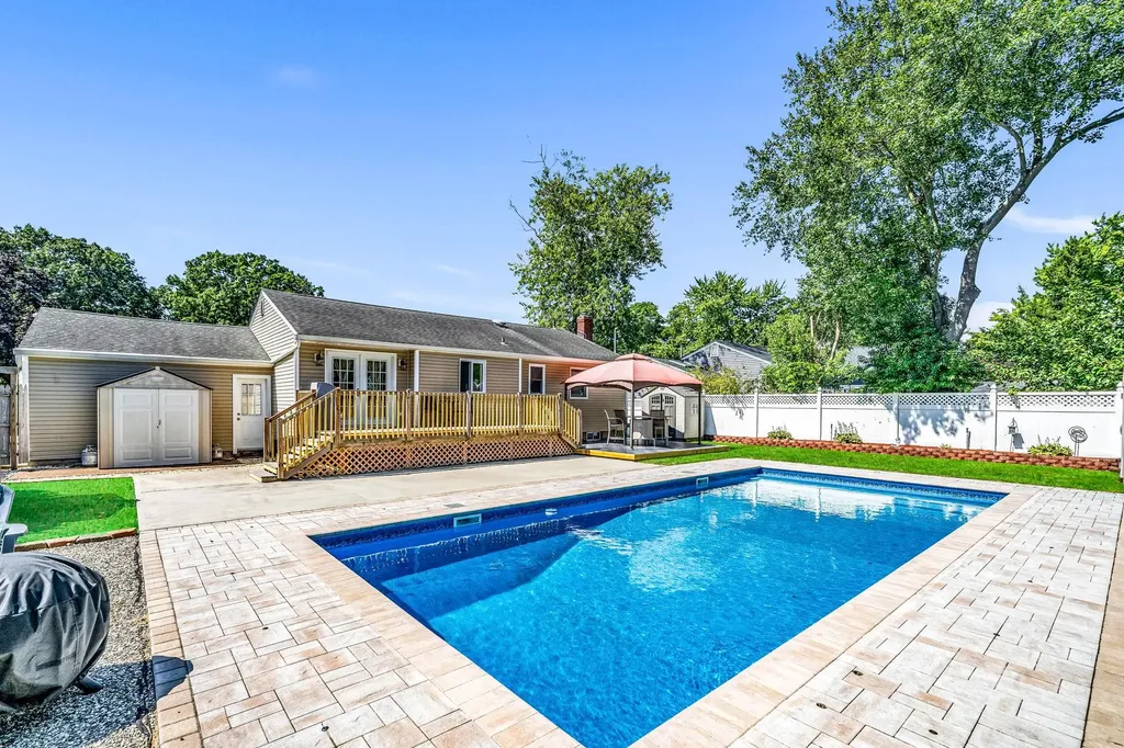 43 Drake Road Centereach NY 11720