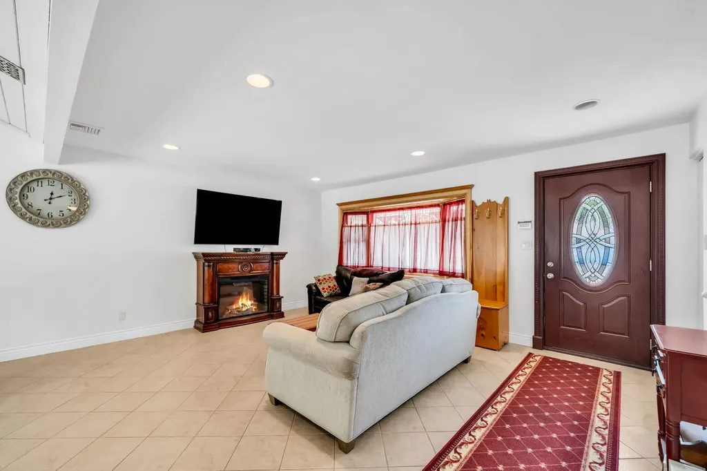 43 Drake Road Centereach NY 11720