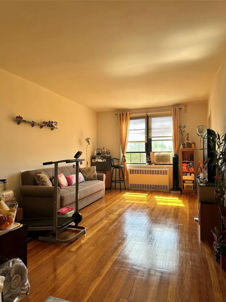 150-11 72 Road Flushing NY 11367