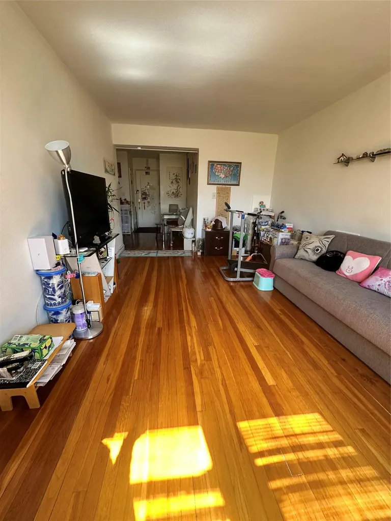 150-11 72 Road Flushing NY 11367