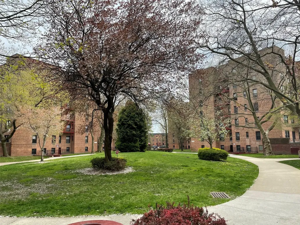 150-11 72 Road Flushing NY 11367