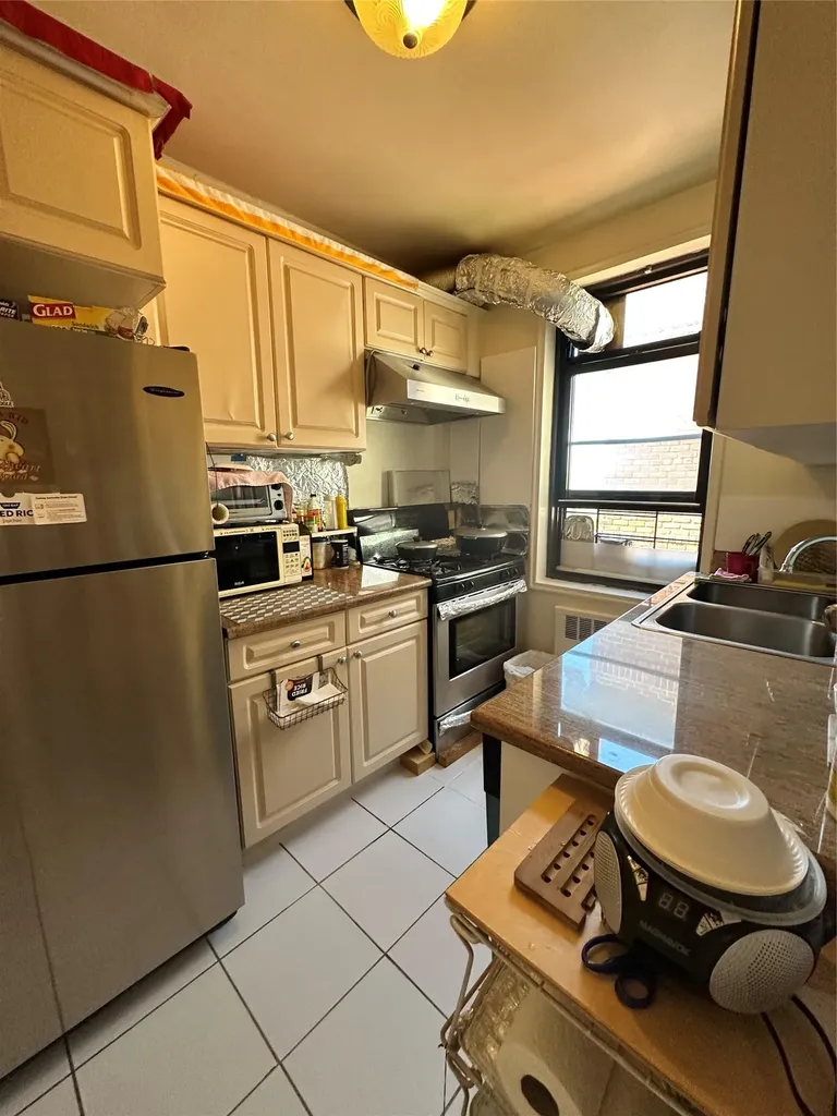 150-11 72 Road Flushing NY 11367