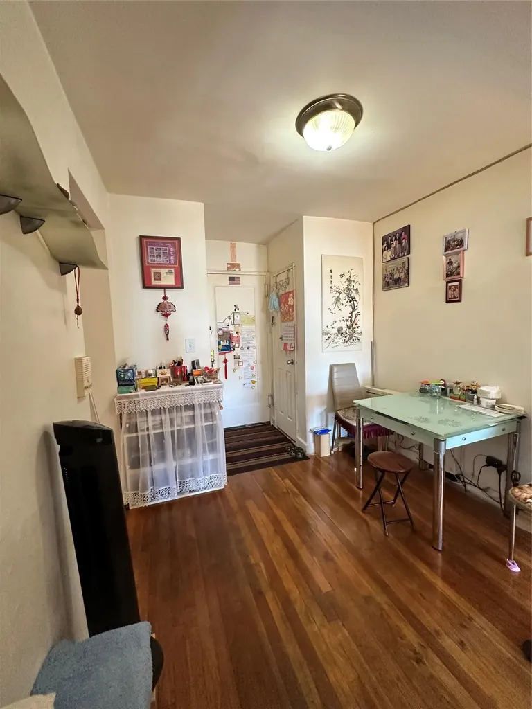 150-11 72 Road Flushing NY 11367