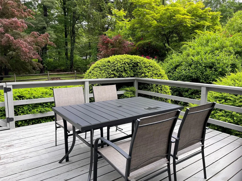 135 Old Stone Hill Road Pound Ridge NY 10576
