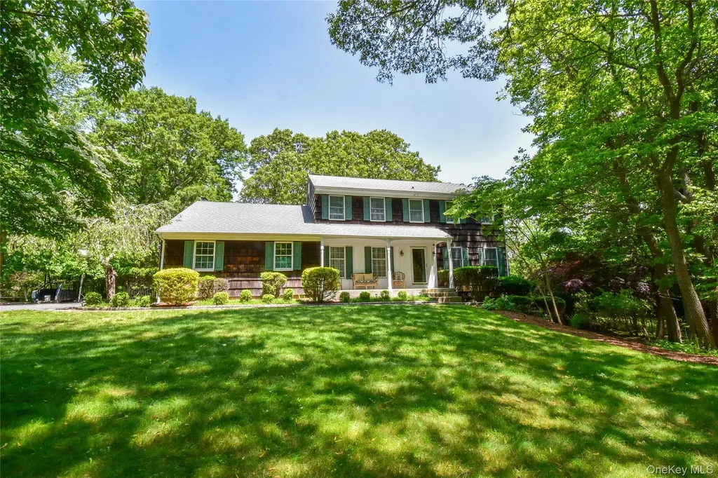 12 Cordwood Path Shoreham NY 11786