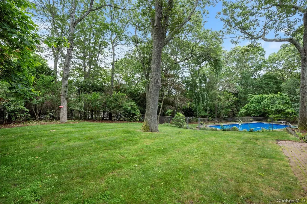 12 Cordwood Path Shoreham NY 11786