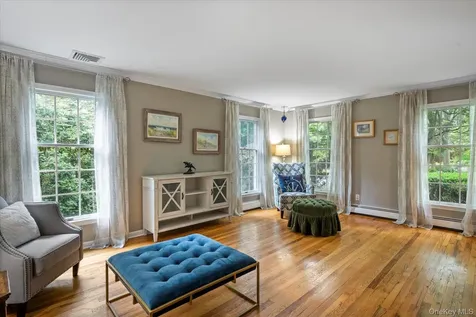 12 Cordwood Path Shoreham NY 11786