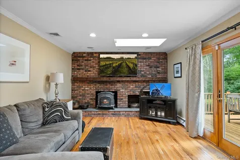 12 Cordwood Path Shoreham NY 11786