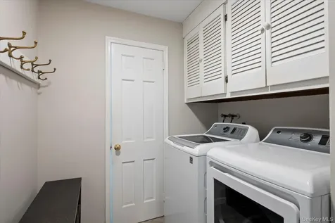 12 Cordwood Path Shoreham NY 11786