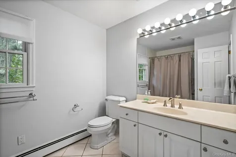 12 Cordwood Path Shoreham NY 11786