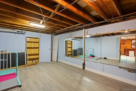 12 Cordwood Path Shoreham NY 11786