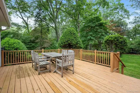 12 Cordwood Path Shoreham NY 11786