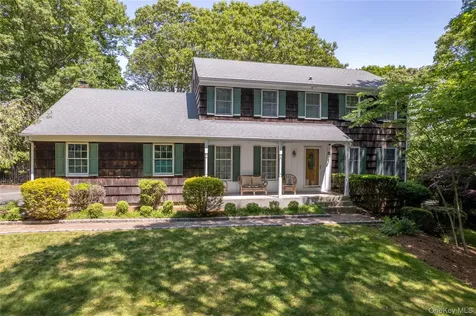 12 Cordwood Path Shoreham NY 11786