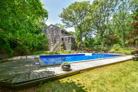 12 Cordwood Path Shoreham NY 11786