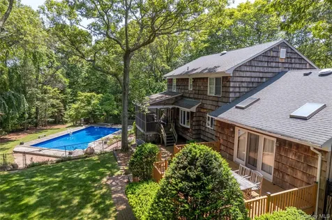 12 Cordwood Path Shoreham NY 11786