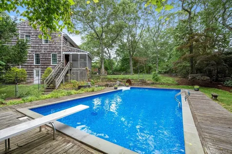 12 Cordwood Path Shoreham NY 11786