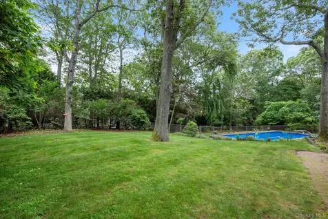 12 Cordwood Path Shoreham NY 11786