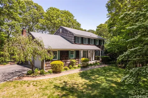 12 Cordwood Path Shoreham NY 11786