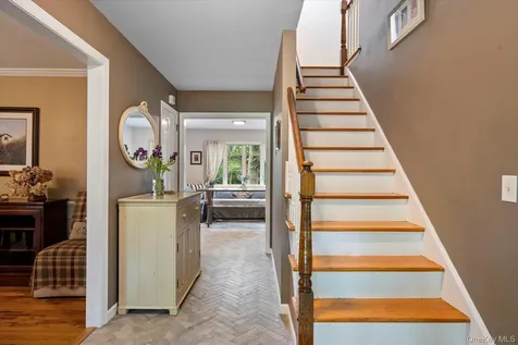 12 Cordwood Path Shoreham NY 11786