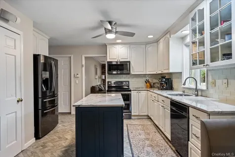 12 Cordwood Path Shoreham NY 11786