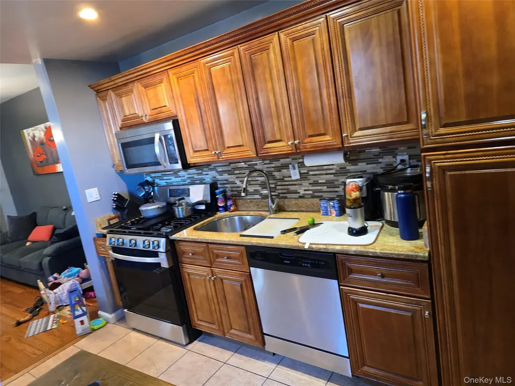 367 Lincoln Avenue Brooklyn NY 11208