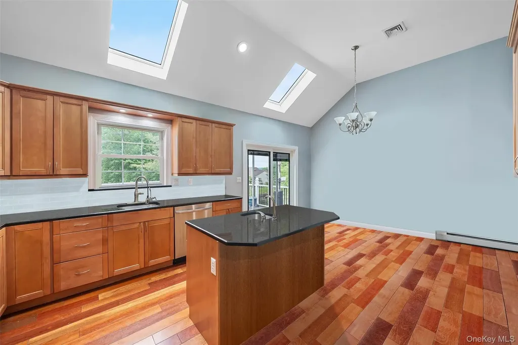 19 Hilltop Place Monroe NY 10950