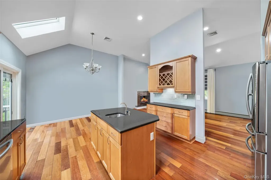 19 Hilltop Place Monroe NY 10950