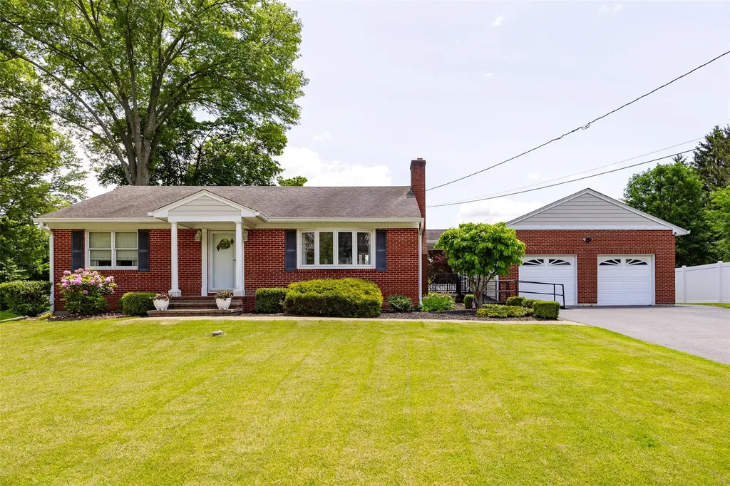 18 Lorraine Boulevard Poughkeepsie NY 12603