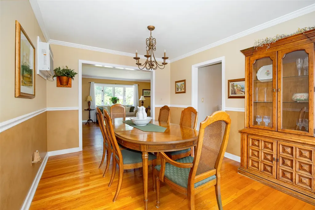 18 Lorraine Boulevard Poughkeepsie NY 12603