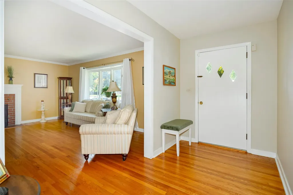 18 Lorraine Boulevard Poughkeepsie NY 12603