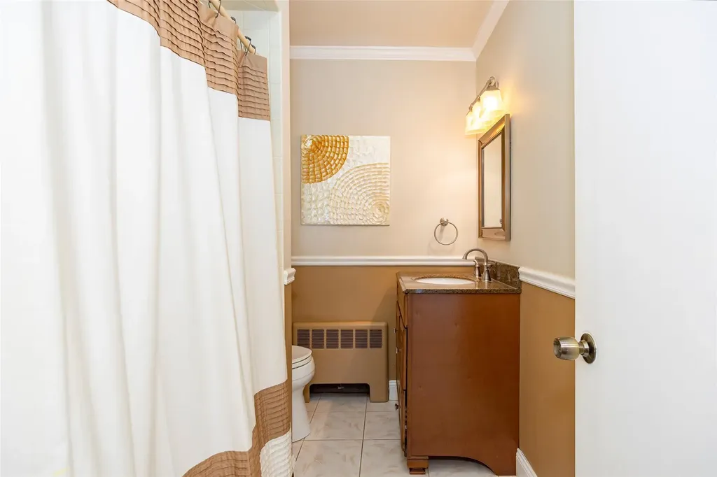 18 Lorraine Boulevard Poughkeepsie NY 12603