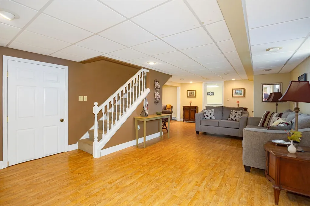 18 Lorraine Boulevard Poughkeepsie NY 12603