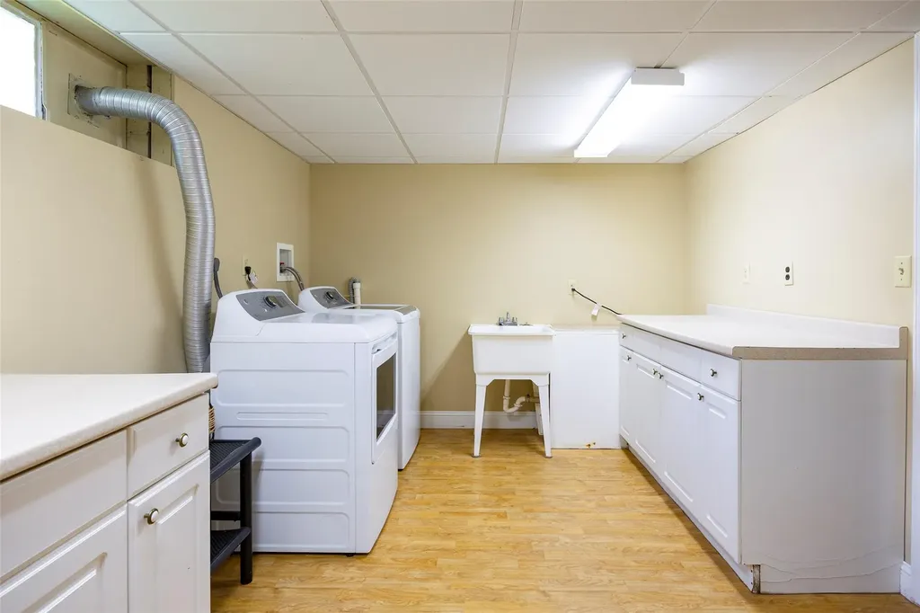 18 Lorraine Boulevard Poughkeepsie NY 12603