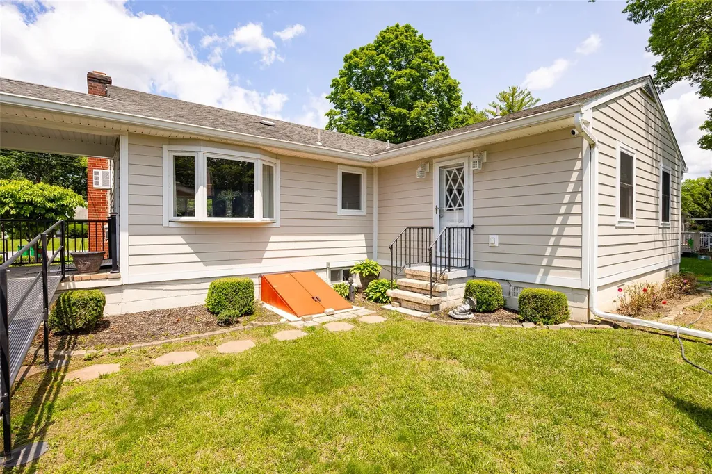 18 Lorraine Boulevard Poughkeepsie NY 12603