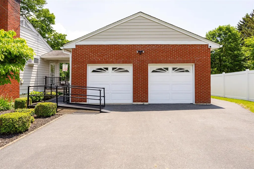18 Lorraine Boulevard Poughkeepsie NY 12603