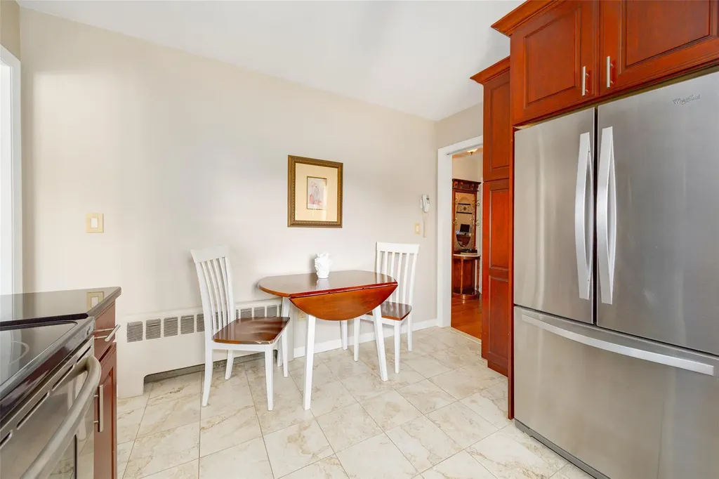 18 Lorraine Boulevard Poughkeepsie NY 12603