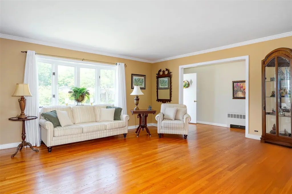 18 Lorraine Boulevard Poughkeepsie NY 12603
