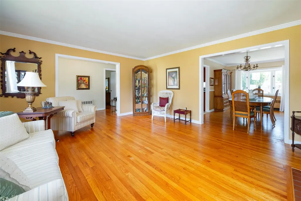 18 Lorraine Boulevard Poughkeepsie NY 12603