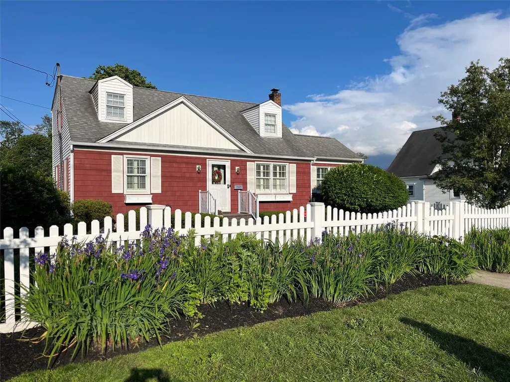 25 Hawthorne Avenue Central Islip NY 11722