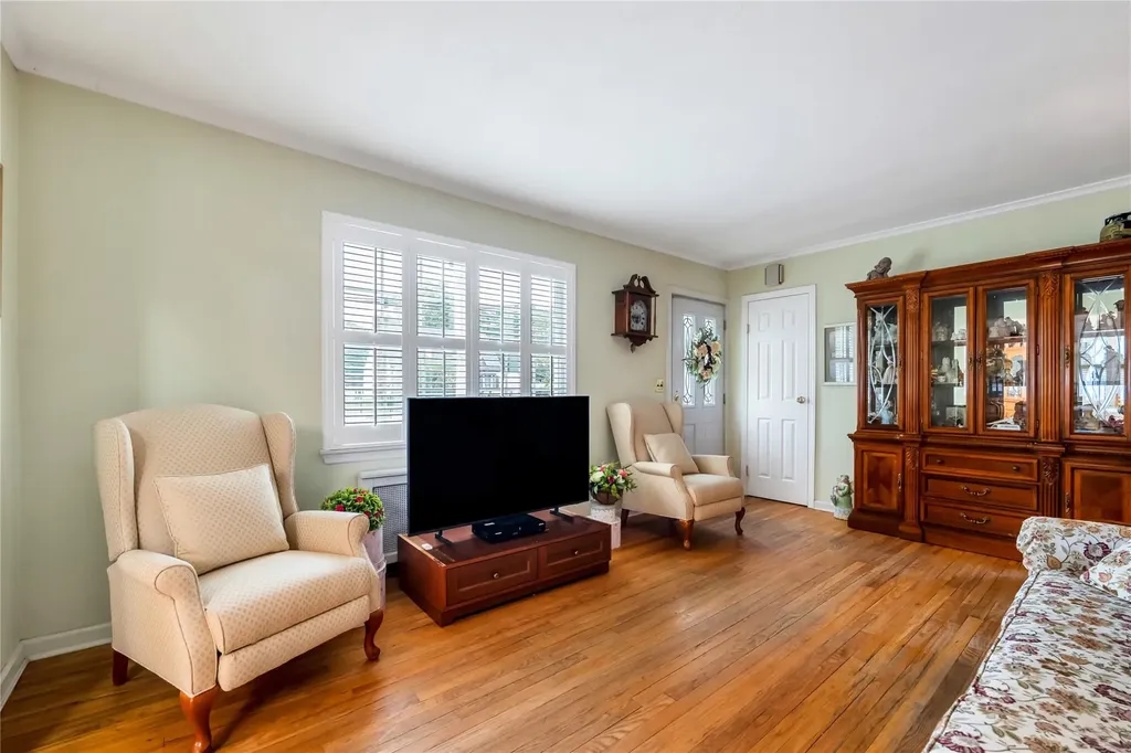 25 Hawthorne Avenue Central Islip NY 11722