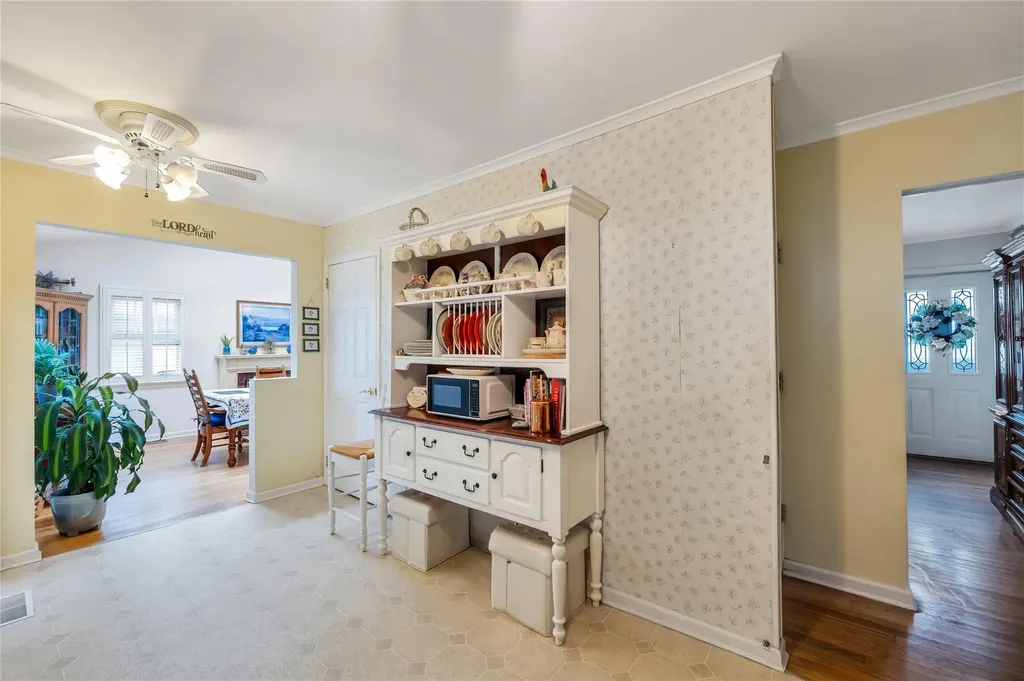 25 Hawthorne Avenue Central Islip NY 11722