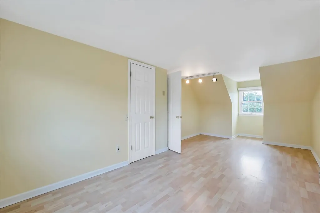 25 Hawthorne Avenue Central Islip NY 11722