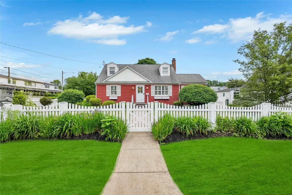 25 Hawthorne Avenue Central Islip NY 11722