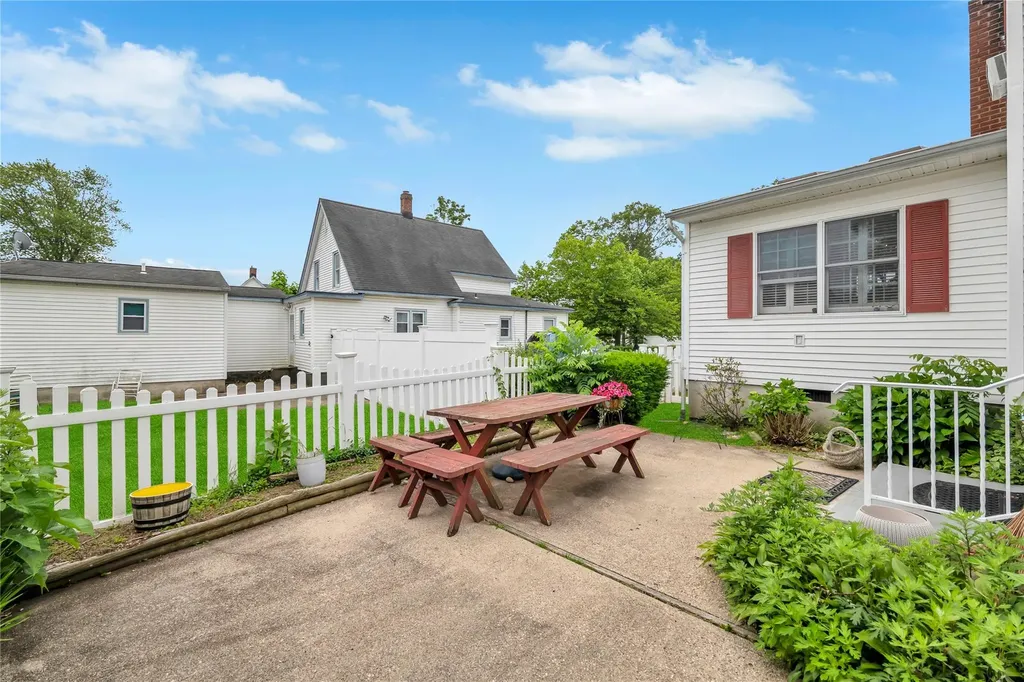25 Hawthorne Avenue Central Islip NY 11722