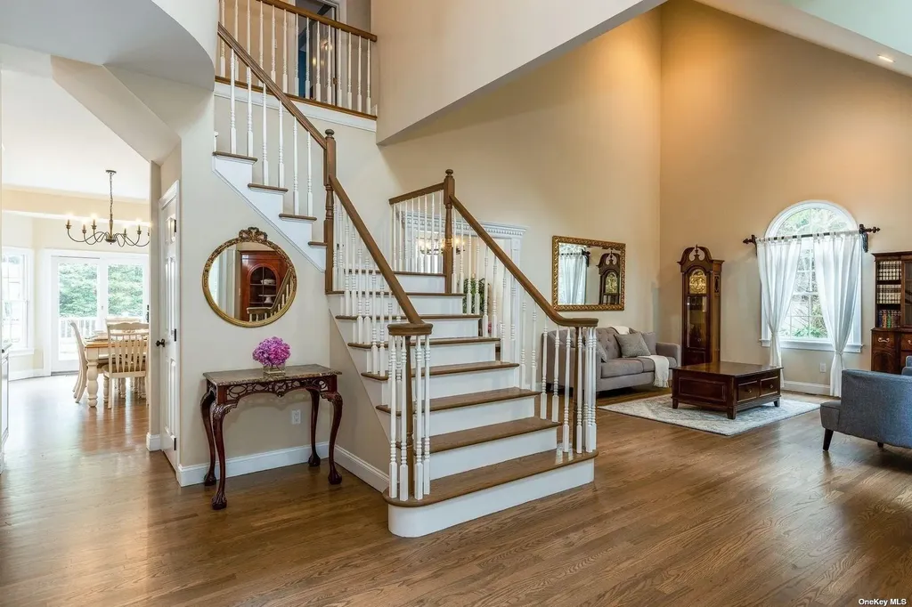 24 Bridle Path Westhampton Beach NY 11978