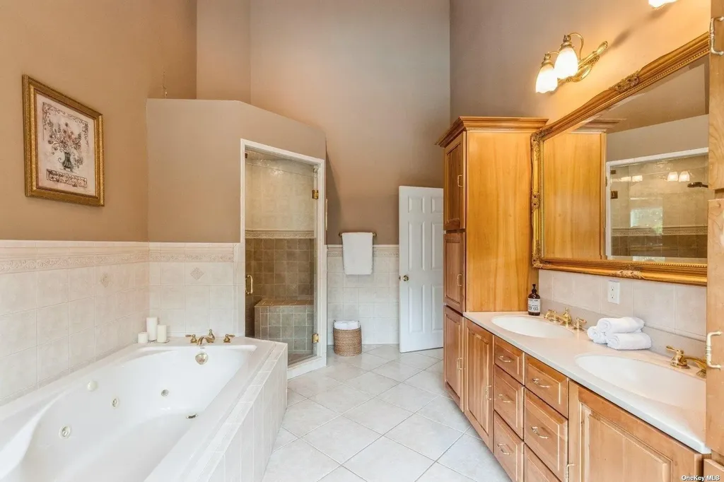 24 Bridle Path Westhampton Beach NY 11978