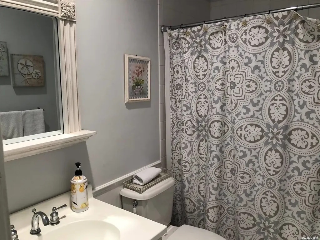 24 Bridle Path Westhampton Beach NY 11978
