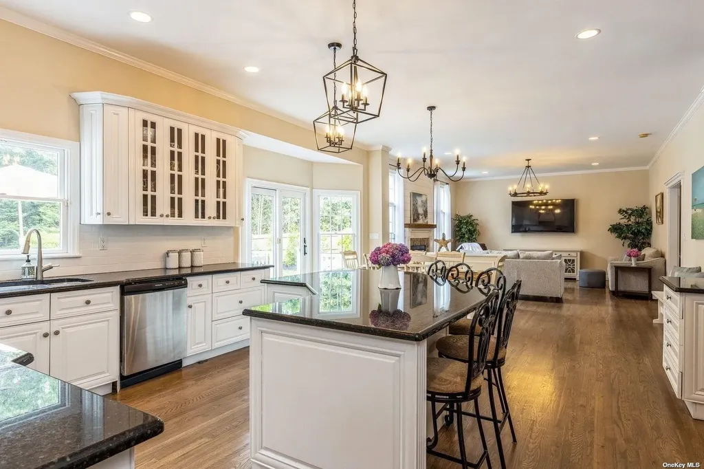 24 Bridle Path Westhampton Beach NY 11978