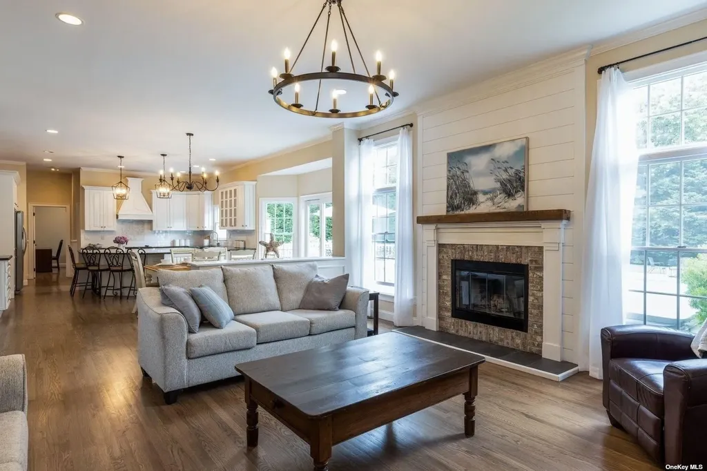 24 Bridle Path Westhampton Beach NY 11978