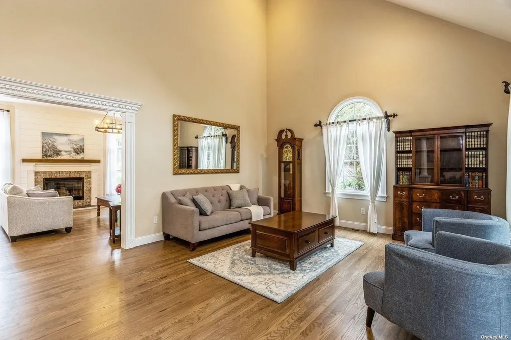 24 Bridle Path Westhampton Beach NY 11978